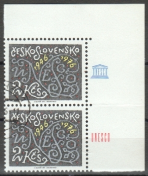 2211 pár - svisle ● - 1976